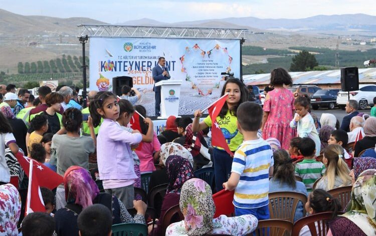 Malatya’da konteyner kentte yıl sonu şenliği Malatya’da konteyner kentte yıl sonu şenliği