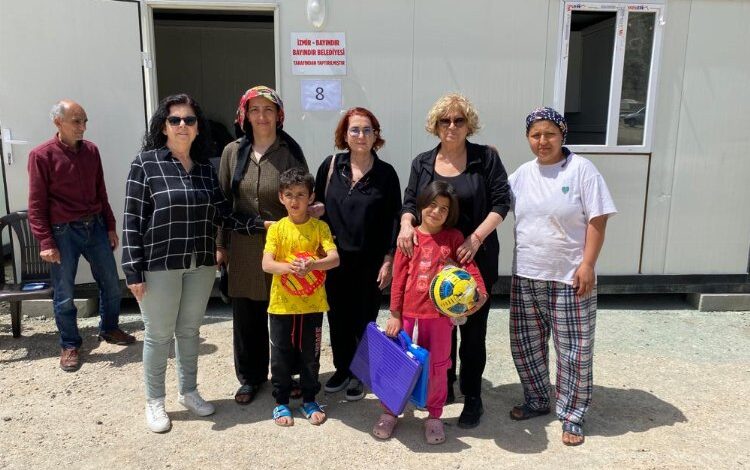 Başkan Ergün’den Osmaniye’de konteyner kente ziyaret Başkan Ergün’den Osmaniye’de konteyner kente ziyaret