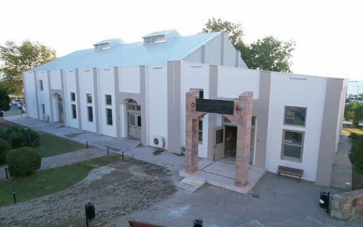 İsmet İnönü Kültür Merkezi Ayvalık’a yakıştı