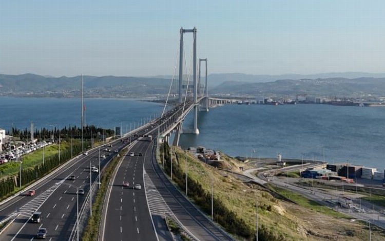 Osmangazi Köprüsü’nden rekor geçiş! Osmangazi Köprüsü’nden rekor geçiş!