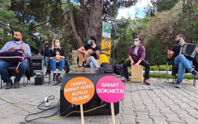 İzmir’de sokak sanatçılarına düzenleme geliyor