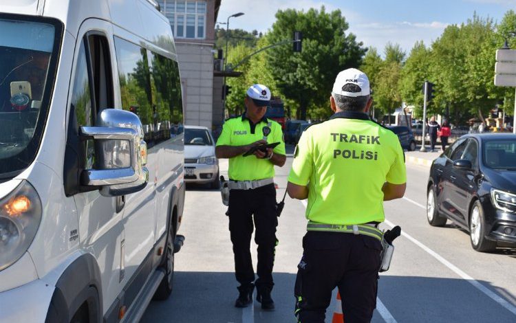 Emniyet ve Jandarma’dan eş zamanlı uygulama: 16 gözaltı