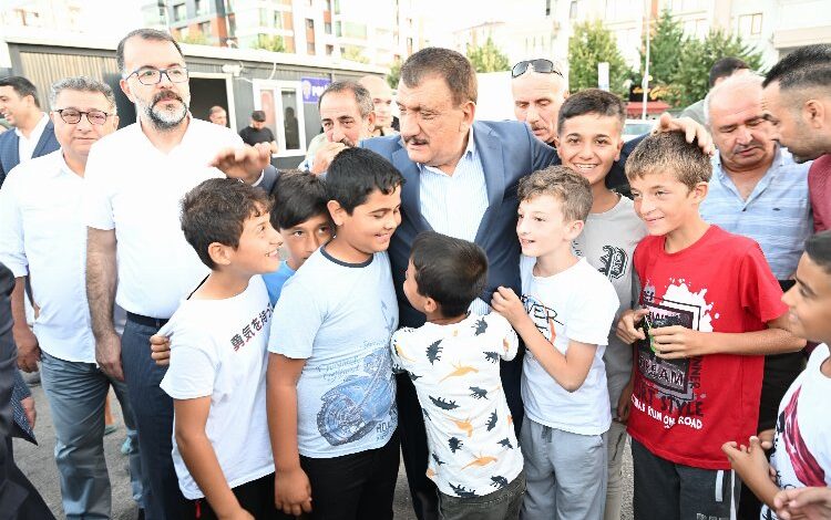 Malatyalı iş insanları 26 çocuğun kirvesi oldu Malatyalı iş insanları 26 çocuğun kirvesi oldu