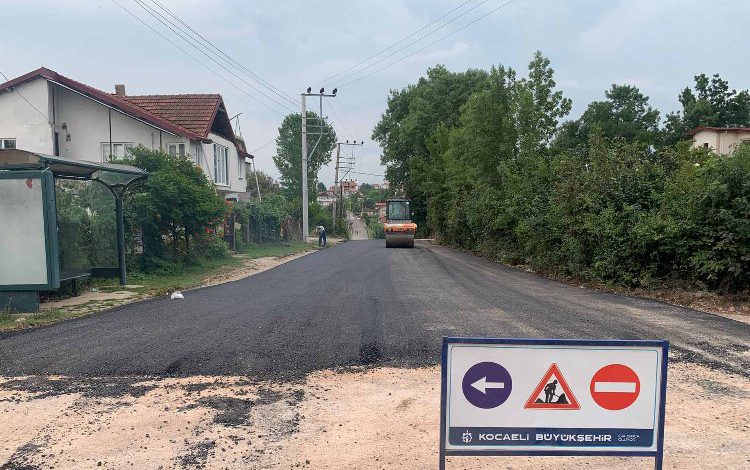 Kocaeli Kartepe’de İbrikdere asfaltlanıyor