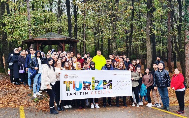 Öğrenciler Sakarya’yı Büyükşehirle keşfetti Öğrenciler Sakarya’yı Büyükşehirle keşfetti