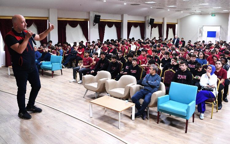 Bursa Osmangazi’de uluslararası lisede ‘iklim değişikliği’ eğitimi Bursa Osmangazi’de uluslararası lisede ‘iklim değişikliği’ eğitimi