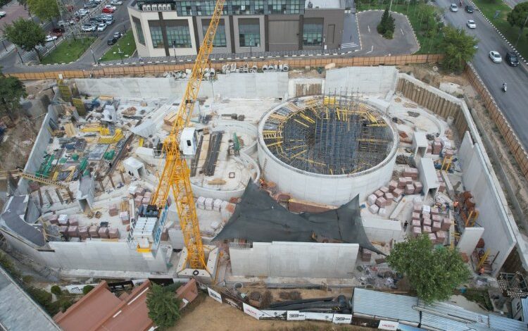 Rus devlet sanatçısından Manisa Kurtuluş Müzesi’ne yakın mercek Rus devlet sanatçısından Manisa Kurtuluş Müzesi’ne yakın mercek