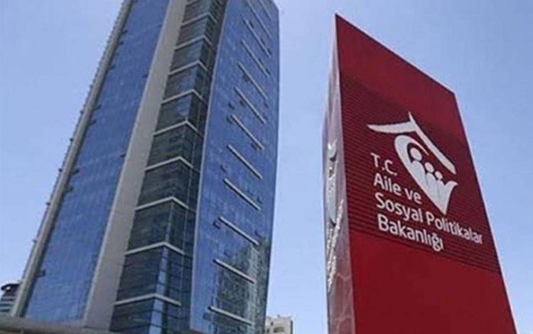 Öldürüldüğü iddia edilen kadın için açıklama Öldürüldüğü iddia edilen kadın için açıklama