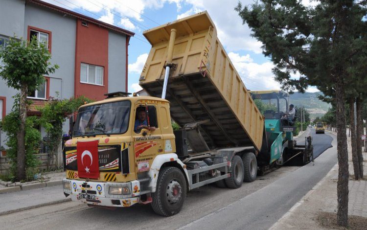 Isparta yolları ışıl ışıl oluyor Isparta yolları ışıl ışıl oluyor