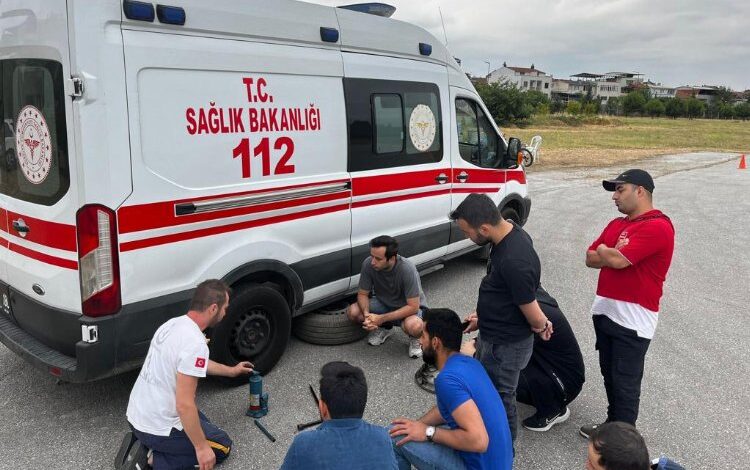 Ambulans sürüş tekniklerini öğrendiler