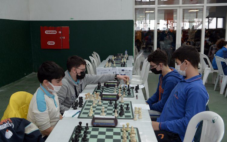 Bursa Osmangazi Satranç Turnuvası’nda büyük coşku