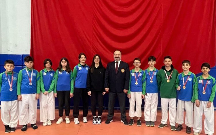 Karate takımı 7 madalya kazandı Karate takımı 7 madalya kazandı