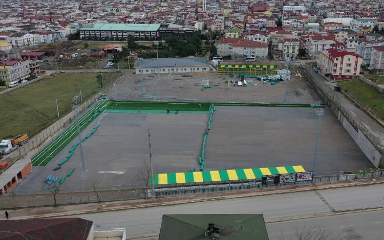 Kocaeli Darıca Nene Hatun Stadı sentetik çime kavuşuyor Kocaeli Darıca Nene Hatun Stadı sentetik çime kavuşuyor