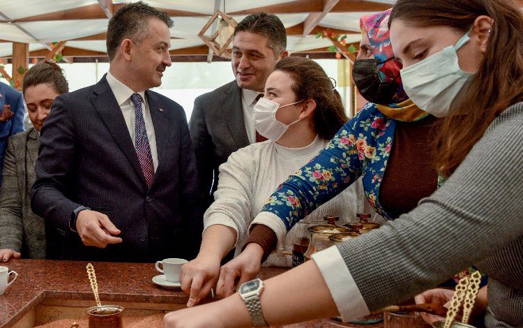 İzmir Aliağa’da küçükbaş hayvancılığa destek İzmir Aliağa’da küçükbaş hayvancılığa destek