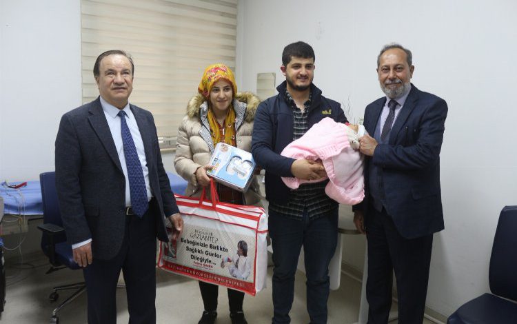 Gaziantep Büyükşehir, 350 işitme engelli ebeveyne ‘Bebek sesi algılayıcısı’ hediye etti Gaziantep Büyükşehir, 350 işitme engelli ebeveyne ‘Bebek sesi algılayıcısı’ hediye etti