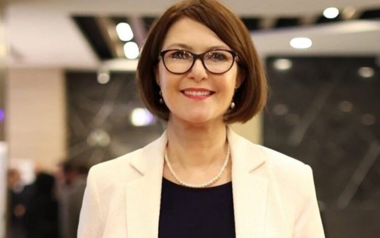 Şelale Ünseli ödül koleksiyonuna yeni bir tane daha ekledi! Şelale Ünseli ödül koleksiyonuna yeni bir tane daha ekledi!