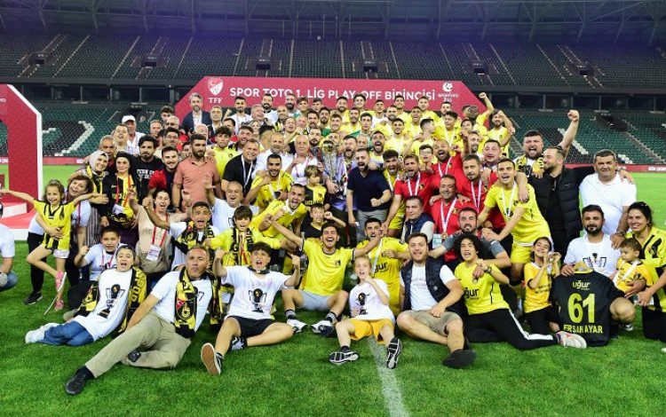 Süper Lig’e yükselen son takım İstanbulspor oldu Süper Lig’e yükselen son takım İstanbulspor oldu