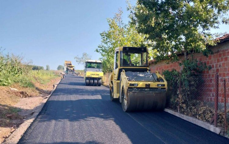 Kocaeli’de Kandıra Bozburun-Kanatlar yoluna asfalt Kocaeli’de Kandıra Bozburun-Kanatlar yoluna asfalt