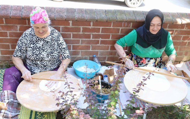 İzmitli çınarlar yaza gözleme ile veda etti