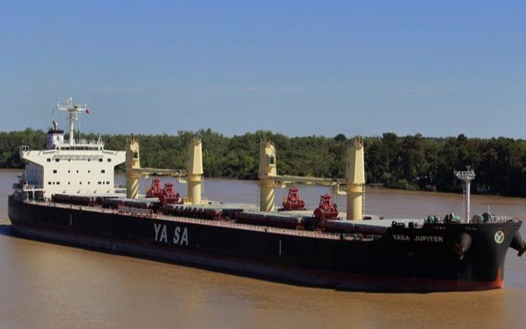 Türk gemisine bomba isabet etti! Türk gemisine bomba isabet etti!