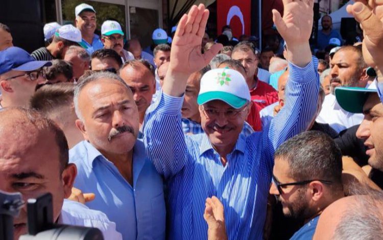 Hüseyin Akay’a sevgi seli Hüseyin Akay’a sevgi seli