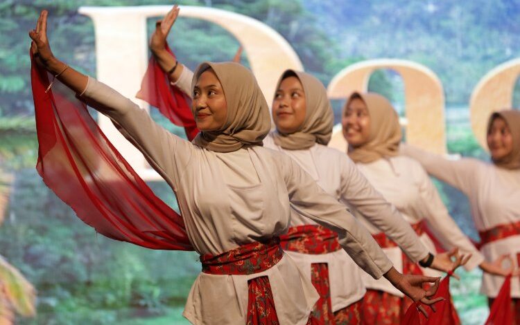 Bursa’da Endonezya rüzgârı esti Bursa’da Endonezya rüzgârı esti