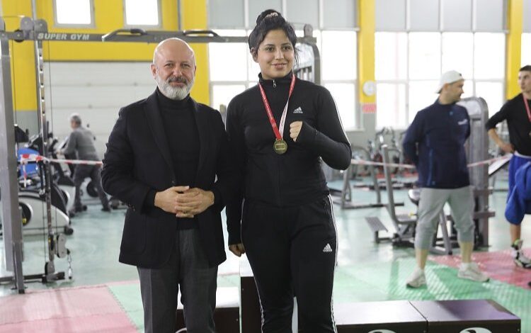 Kayseri Kocasinan’ın boksörleri Türkiye ikincisi Kayseri Kocasinan’ın boksörleri Türkiye ikincisi