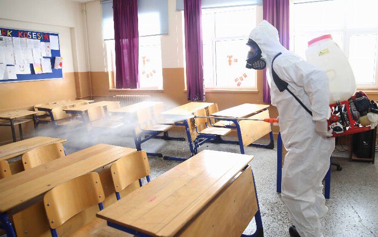 Bursa Nilüfer’de okullar dezenfekte ediliyor Bursa Nilüfer’de okullar dezenfekte ediliyor