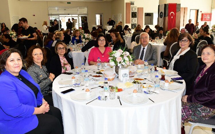 Karabağlar’ın seçilmiş kadınları 8. kez buluştu Karabağlar’ın seçilmiş kadınları 8. kez buluştu