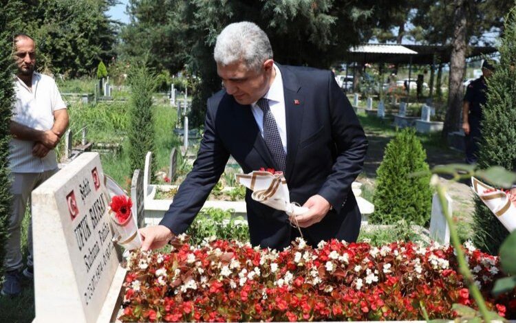 Düzce Valisi’nden şehitliğe ziyaret