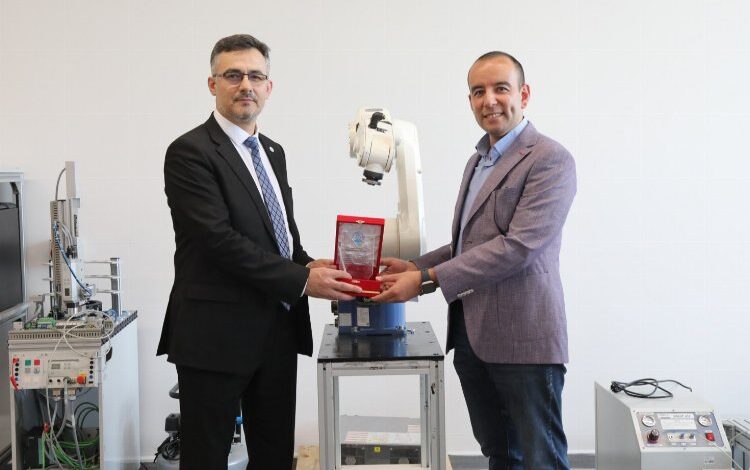 BTÜ’ye önemli robotik hibe