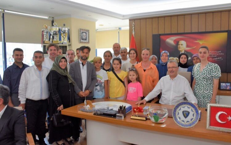 Bursa Karacabey’de bayramlaşma halk buluşmasına dönüyor Bursa Karacabey’de bayramlaşma halk buluşmasına dönüyor