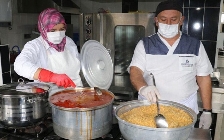 Yozgat Saraykent’te kazanlar dezavantajlı aileler için kaynıyor Yozgat Saraykent’te kazanlar dezavantajlı aileler için kaynıyor