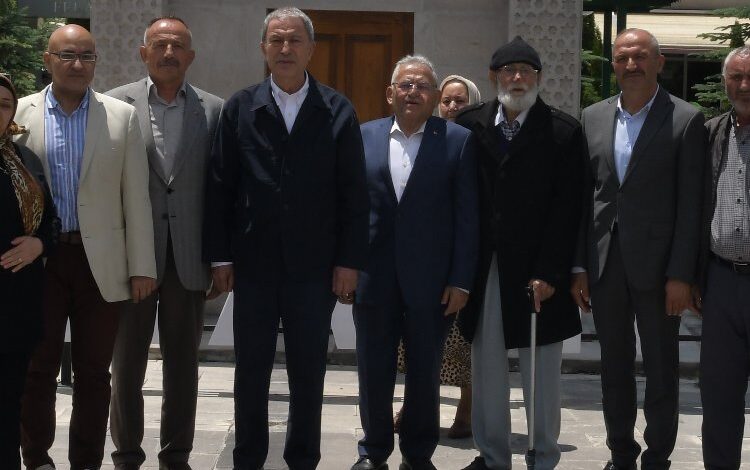 Kayserili Uluçınar’a Büyükkılıç’tan jest Kayserili Uluçınar’a Büyükkılıç’tan jest