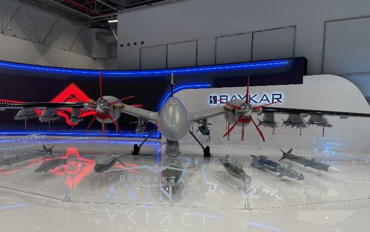 En yeni askerli lastikler SAHA Expo’da sergilendi En yeni askerli lastikler SAHA Expo’da sergilendi