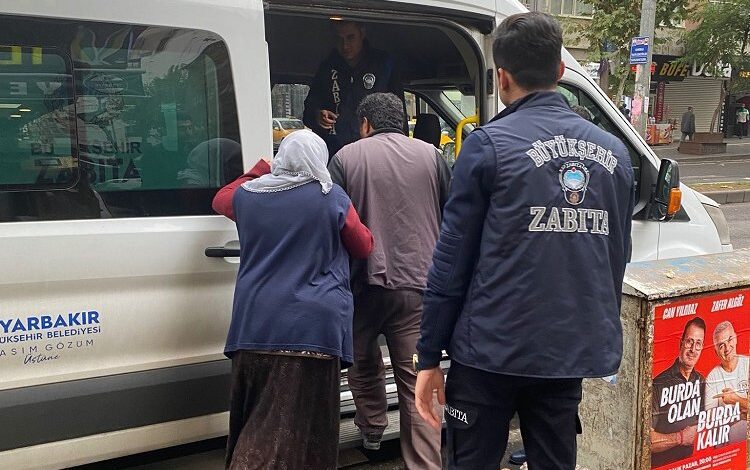Diyarbakır’da zabıta 5 bin dilenci yakaladı Diyarbakır’da zabıta 5 bin dilenci yakaladı