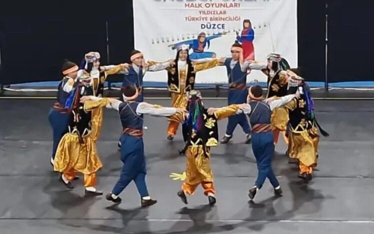 Bingöl’de Turgut Özal Ortaokulu Türkiye 2.’si oldu Bingöl’de Turgut Özal Ortaokulu Türkiye 2.’si oldu