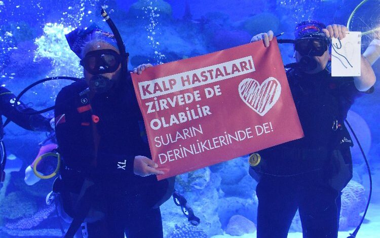 Hastalarıyla ‘sağlık’ için daldılar! Hastalarıyla ‘sağlık’ için daldılar!