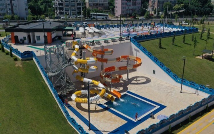 Kocaeli’nde çift kaydıraklı Aquapark hizmete girdi