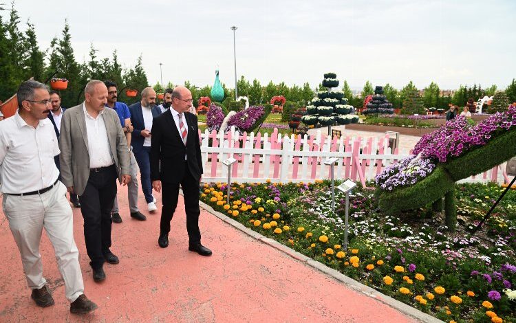 Konya Selçuklu Çiçek Bahçesi’nde görsel şölen Konya Selçuklu Çiçek Bahçesi’nde görsel şölen