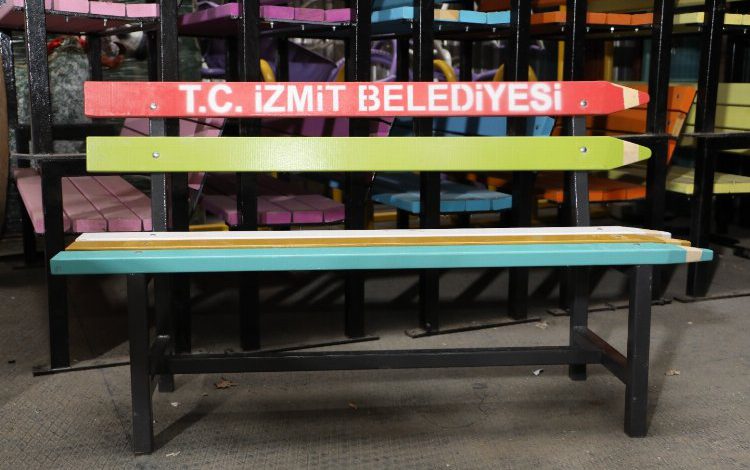 Kocaeli İzmit Belediyesi’nin ‘kalem’ bankları Kocaeli İzmit Belediyesi’nin ‘kalem’ bankları