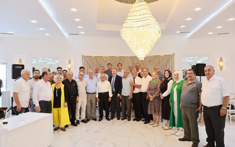 Memduh Büyükkılıç Melikgazi muhtarlarıyla buluştu Memduh Büyükkılıç Melikgazi muhtarlarıyla buluştu