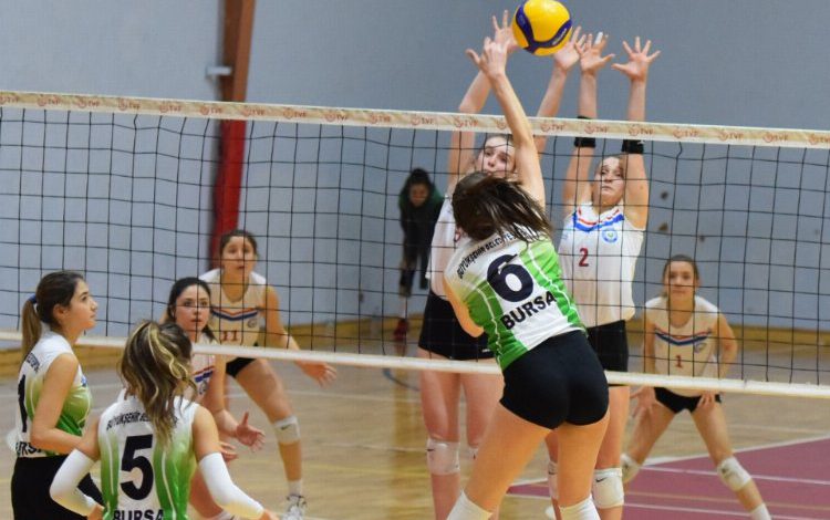 Bursa Nilüfer’in yıldızlarından galibiyet sevinci Bursa Nilüfer’in yıldızlarından galibiyet sevinci