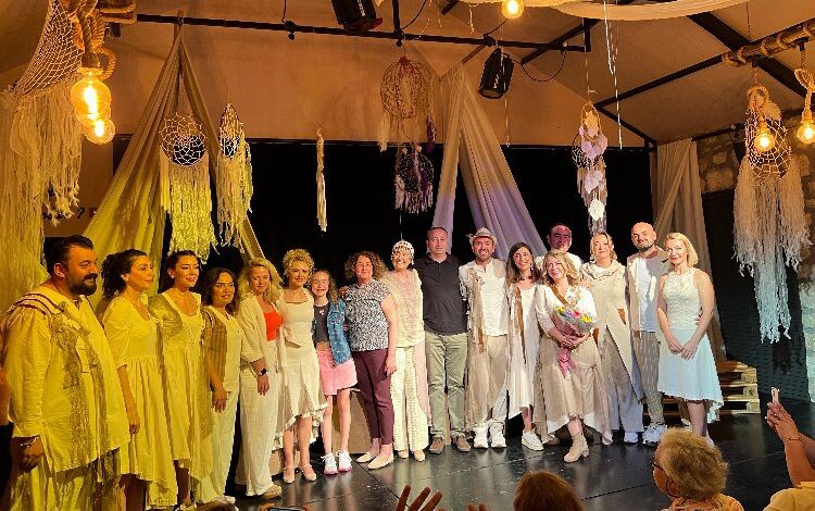 1 Başka Tiyatro Bursa LÖDER için oynadı 1 Başka Tiyatro Bursa LÖDER için oynadı