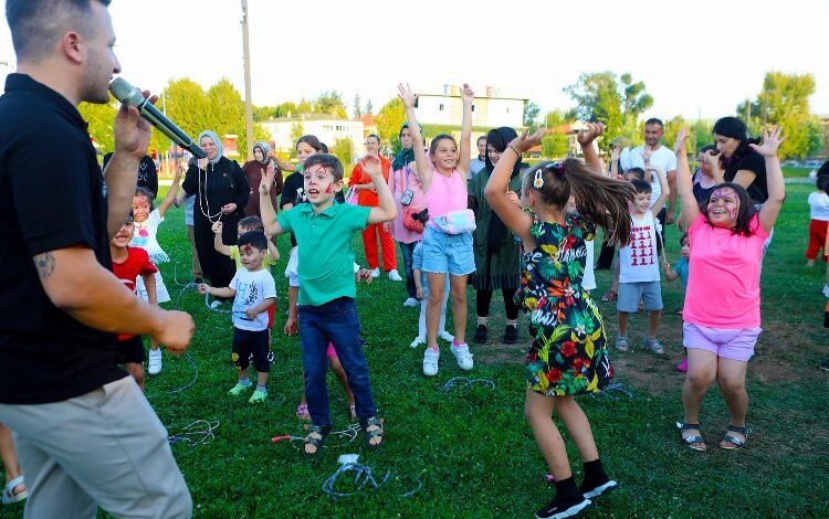 Sakarya’da çocuklar eğlencenin zirvesindeydi