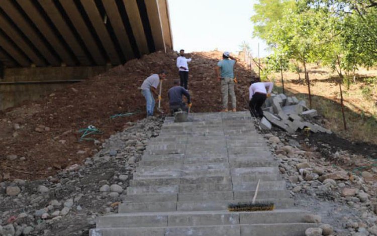 Bingöl’de bozulan yol ve kaldırımlara yenileme Bingöl’de bozulan yol ve kaldırımlara yenileme