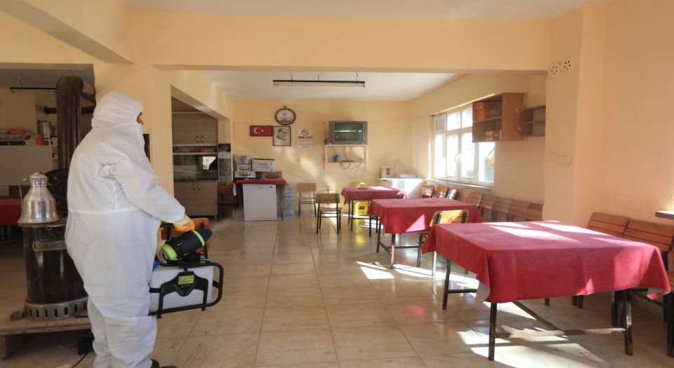 Pamukkale Belediyesi’nden kıraathanelere dezenfeksiyon Pamukkale Belediyesi’nden kıraathanelere dezenfeksiyon