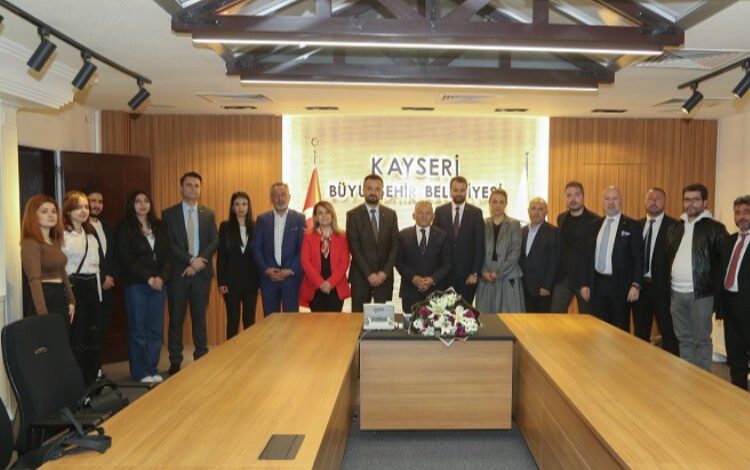 Turizmcilerden Memduh Büyükkılıç’a teşekkür Turizmcilerden Memduh Büyükkılıç’a teşekkür