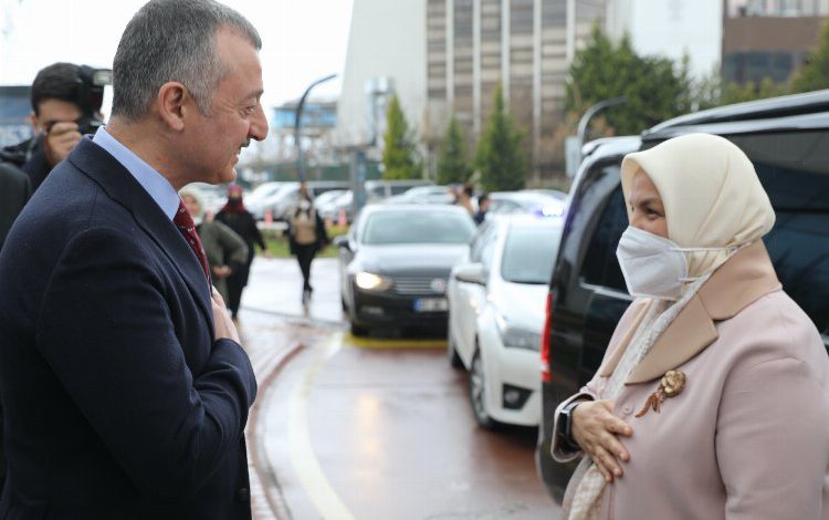 Kocaeli’nde Başkan Büyükakın, Ayşe Keşir’i konuk etti