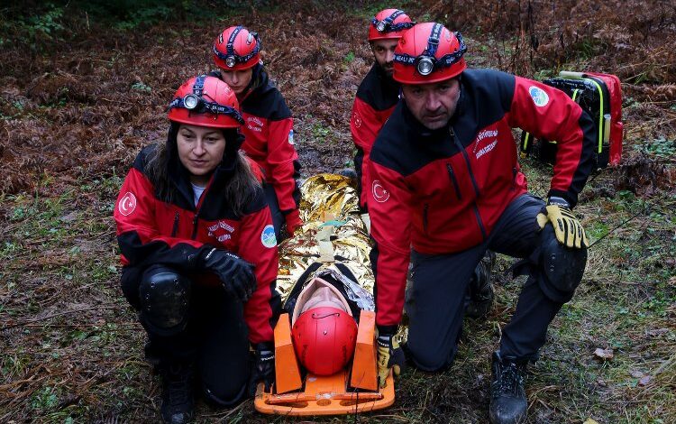 Sakarya’da bin rakımda zorlu görev… Gerçeği aratmadı